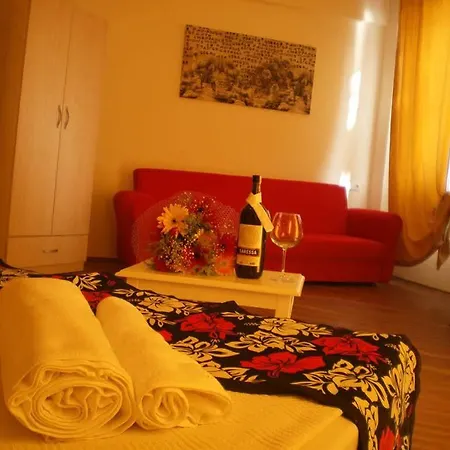 Skys Hotel 3*